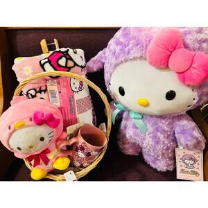 Hello Kitty Gorgeous Purple Lamb Greeter Bundle Flower Power soft 50 x 70 throw